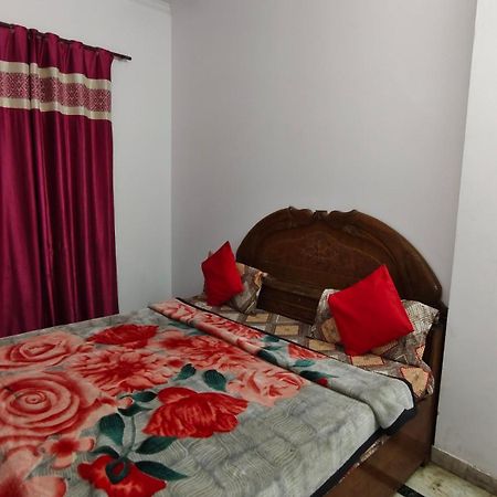 Rajdhani Guest House Фаридабад Екстериор снимка