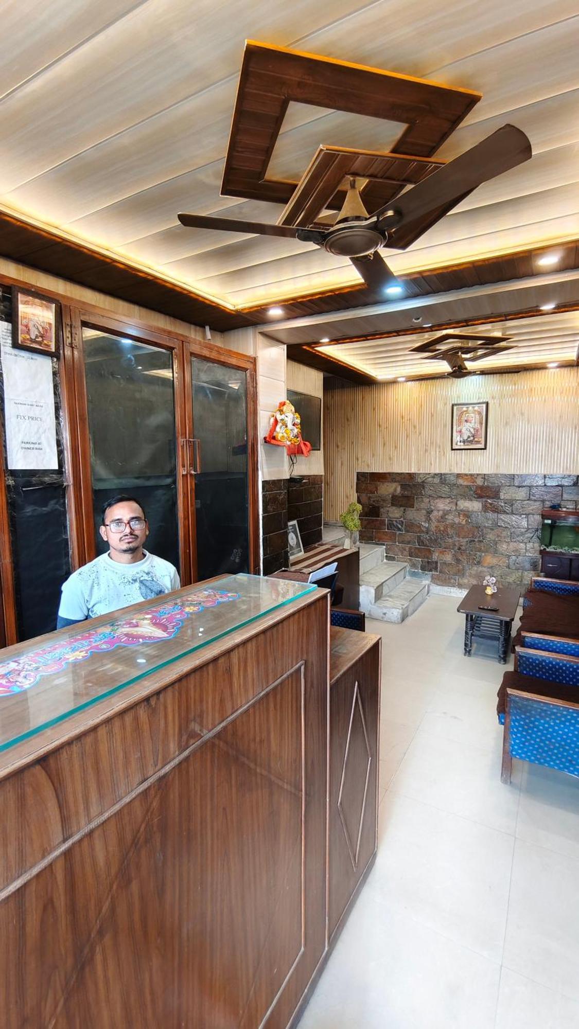 Rajdhani Guest House Фаридабад Екстериор снимка
