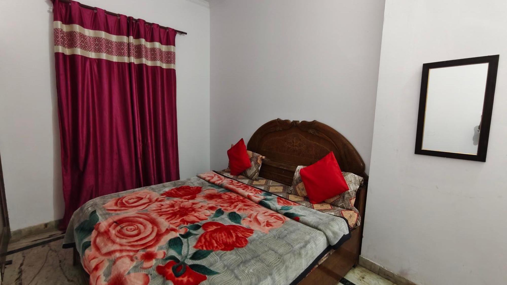 Rajdhani Guest House Фаридабад Екстериор снимка