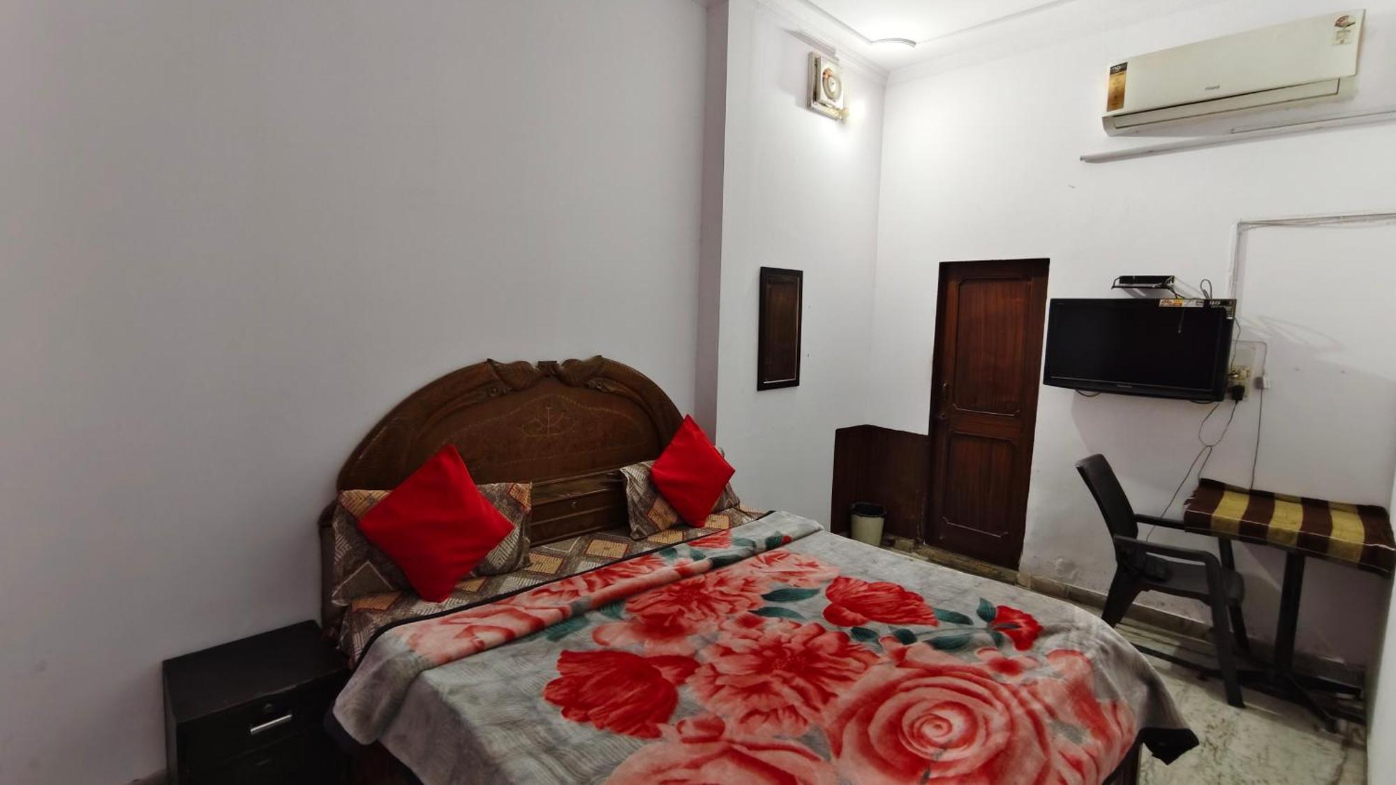 Rajdhani Guest House Фаридабад Екстериор снимка