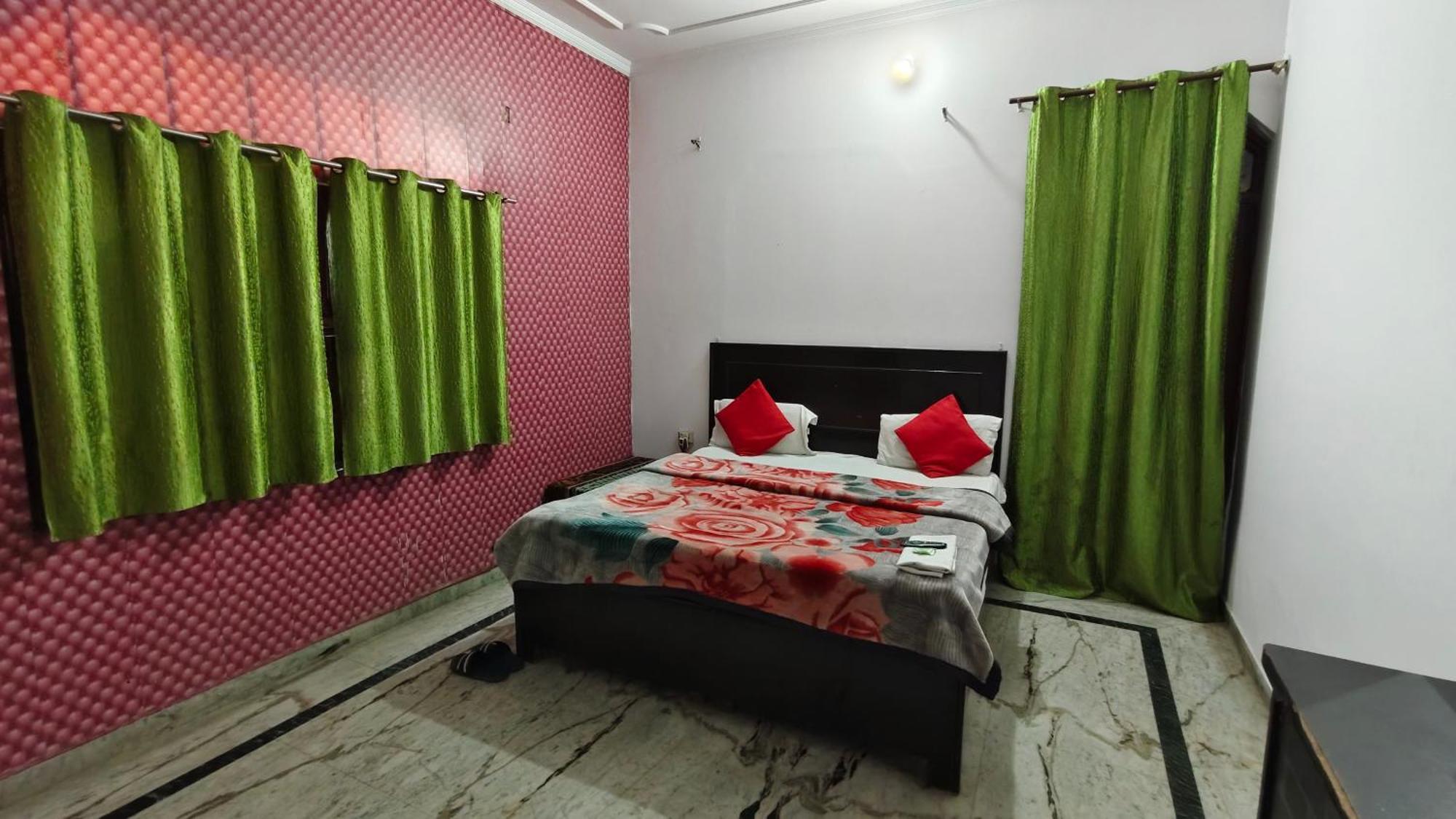 Rajdhani Guest House Фаридабад Екстериор снимка