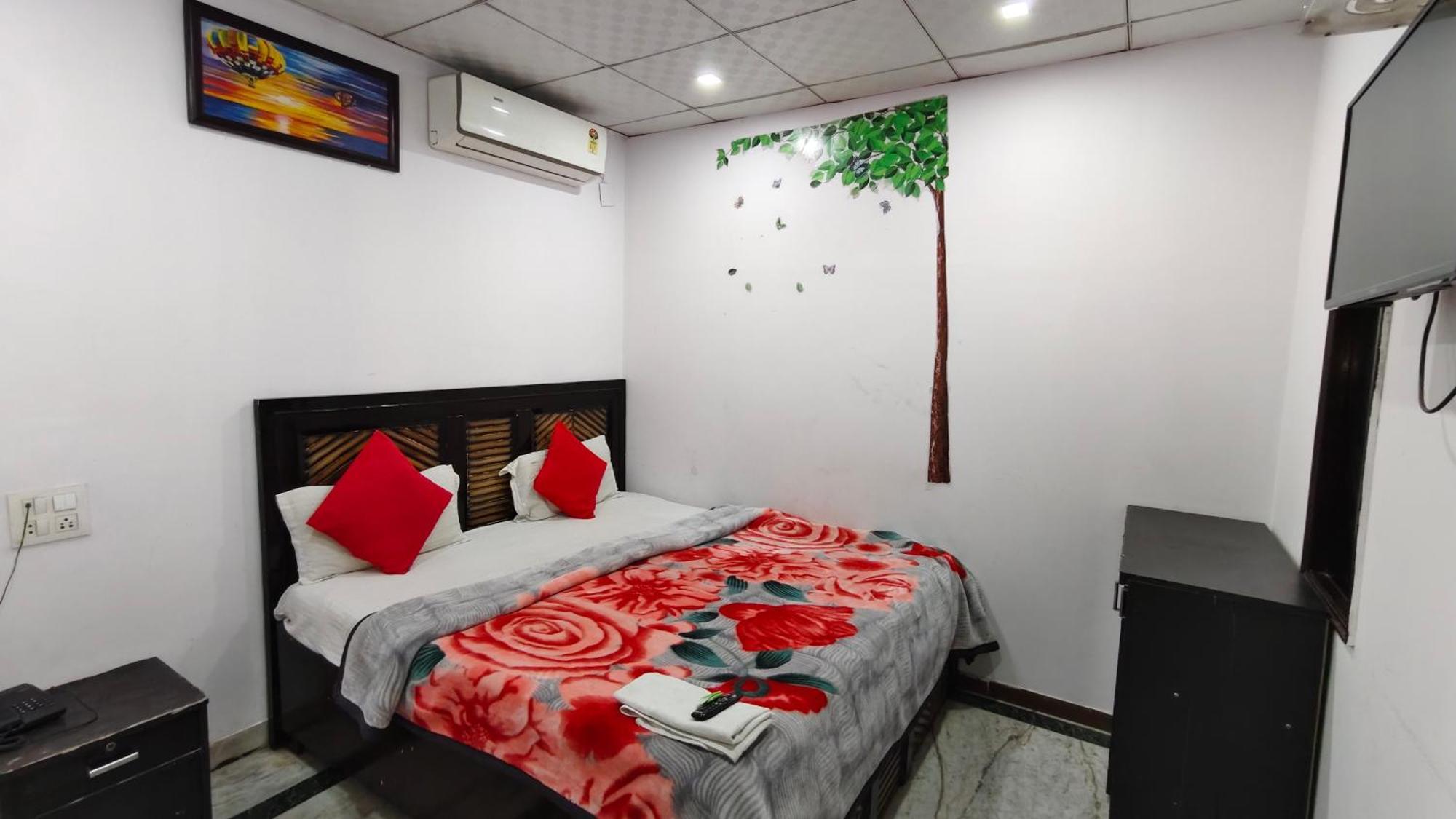 Rajdhani Guest House Фаридабад Екстериор снимка