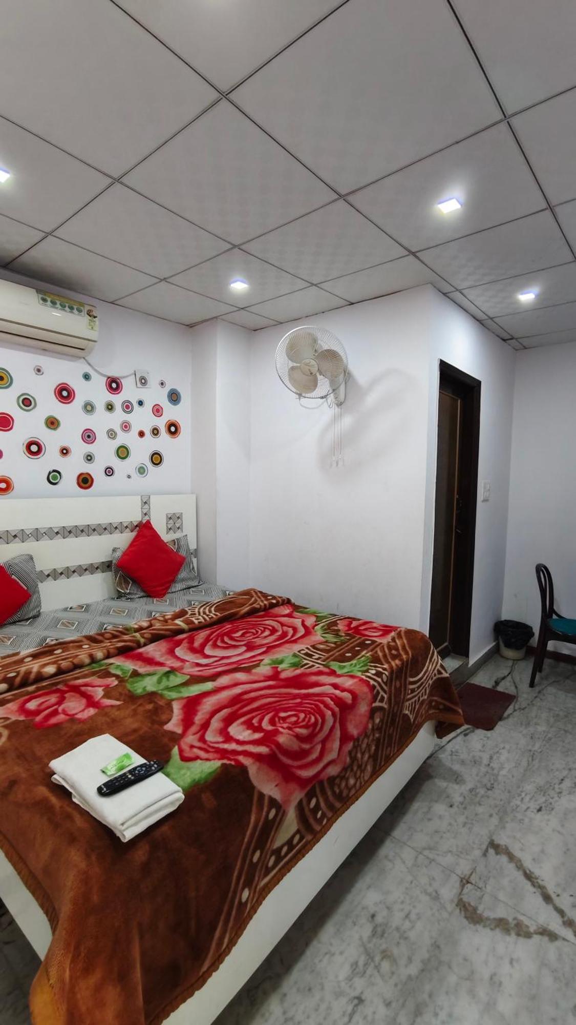 Rajdhani Guest House Фаридабад Екстериор снимка