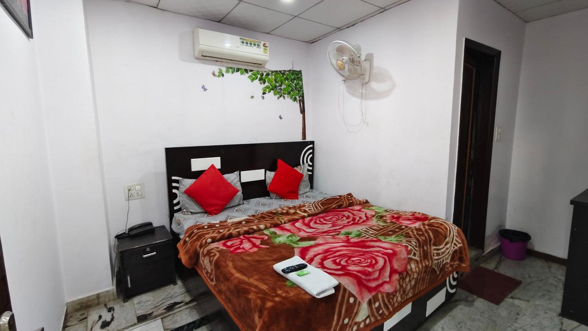 Rajdhani Guest House Фаридабад Екстериор снимка